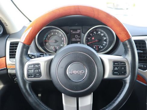 Used 2013 Jeep Grand Cherokee Overland w/ Advance Technology Group image 24