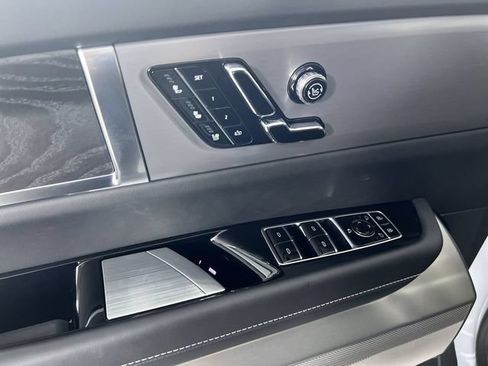 Certified 2026 Cadillac Vistiq Platinum w/ LPO, Floor Liner Package AWD/4WD image 23