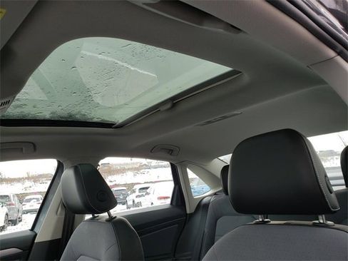 New 2026 Volkswagen Jetta SE image 7