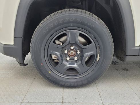 Used 2018 Jeep Compass Sport w/ Tech Group FWD image 31