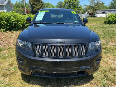 Used 2015 Jeep Grand Cherokee Altitude AWD/4WD image 2