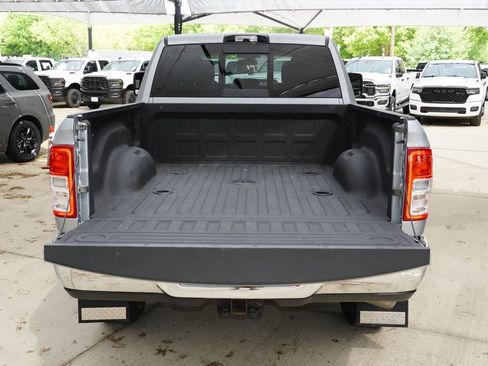 Used 2024 RAM 2500 Tradesman w/ Chrome Appearance Group image 32