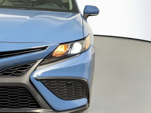 Used 2023 Toyota Camry SE FWD image 12