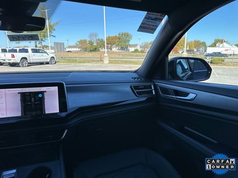 Used 2024 Volkswagen Atlas Cross Sport SE image 53