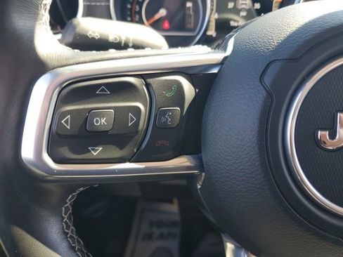 Used 2022 Jeep Wrangler Unlimited Sahara w/ Cold Weather Group AWD/4WD image 38