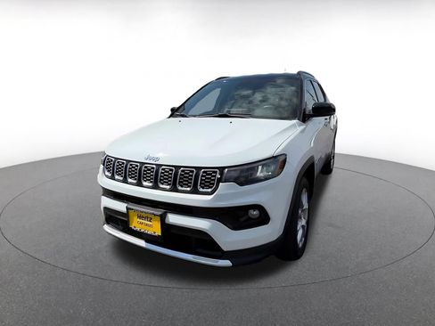 Used 2025 Jeep Compass Limited AWD/4WD image 7