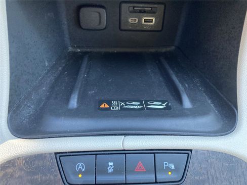 Used 2023 GMC Acadia Denali w/ Denali Ultimate Package image 16