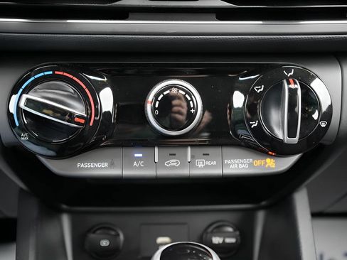 Certified 2023 Hyundai Kona SEL AWD/4WD image 31