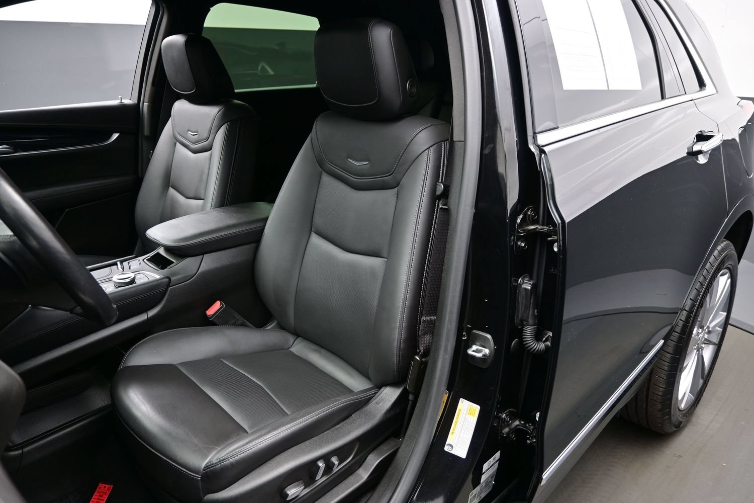 Used 2024 Cadillac XT5 Premium Luxury w/ LPO, Floor Liner Package AWD/4WD image 11
