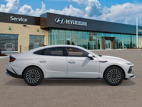 New 2026 Hyundai Sonata Limited FWD image 7