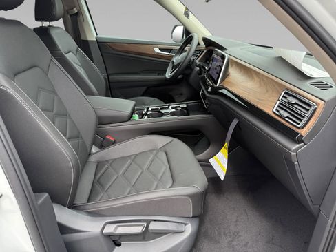 New 2026 Volkswagen Atlas SE image 9