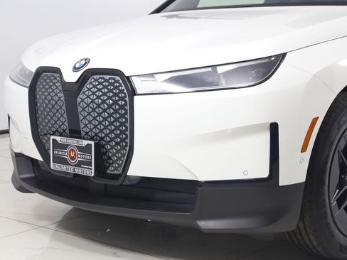 Used 2023 BMW iX xDrive50 AWD/4WD image 57