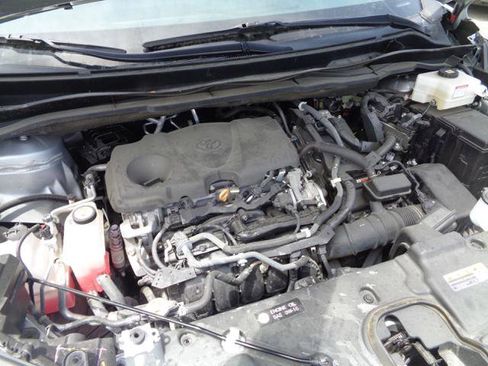 Used 2021 Toyota Sienna XLE FWD image 28
