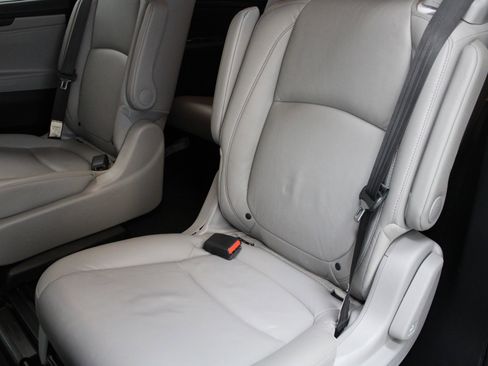 Used 2018 Honda Odyssey Elite image 16