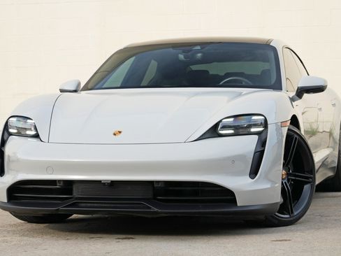 Used 2021 Porsche Taycan RWD image 3