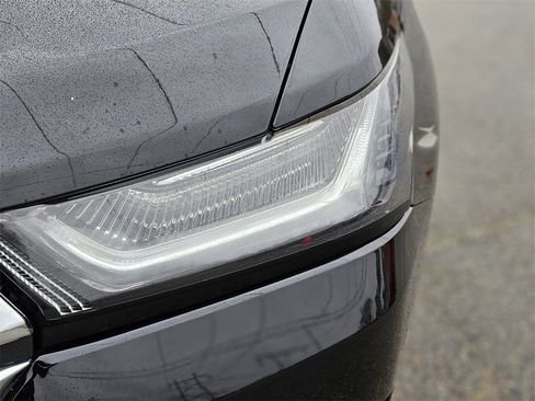 Used 2023 Chevrolet Traverse LT image 10