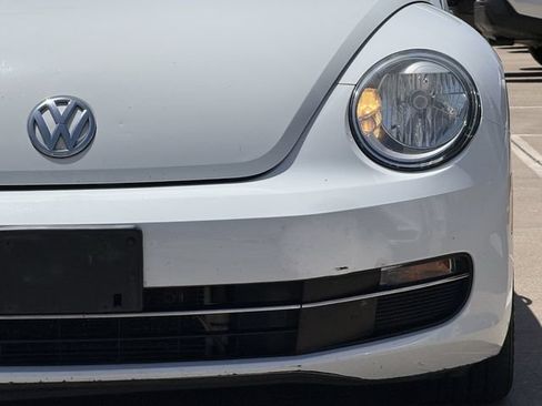 Used 2015 Volkswagen Beetle TDI FWD image 7