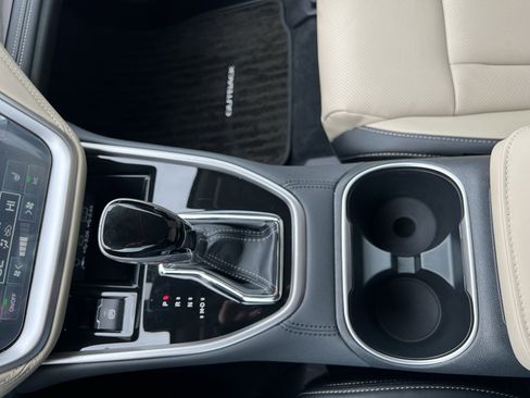 Certified 2025 Subaru Outback Limited image 16