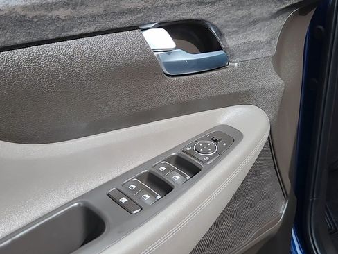 Used 2020 Hyundai Santa Fe SE image 7
