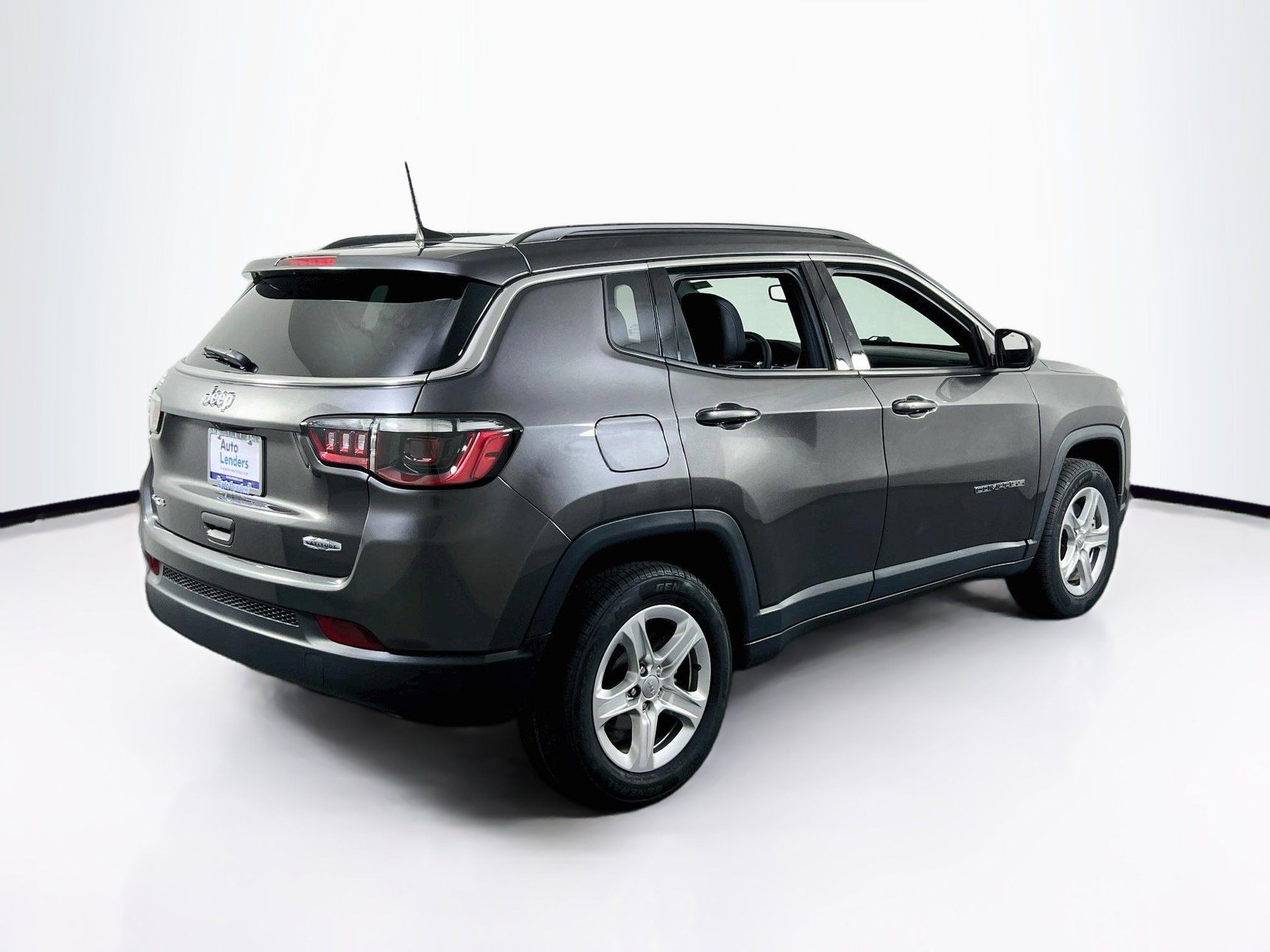 Used 2023 Jeep Compass Latitude AWD/4WD image 5