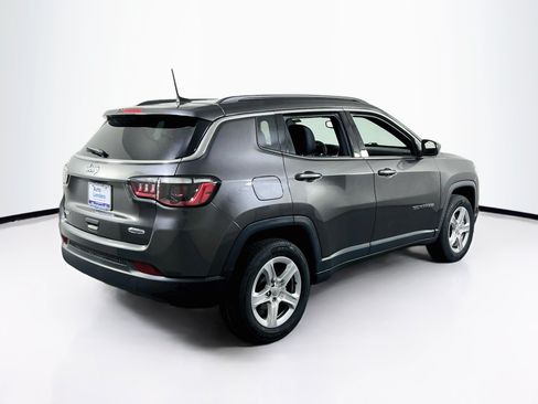 Used 2023 Jeep Compass Latitude AWD/4WD image 5
