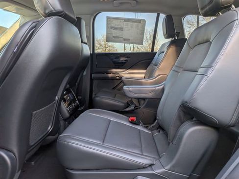 New 2026 Lincoln Aviator 2WD image 12