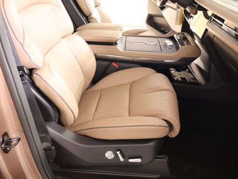 New 2026 Lincoln Navigator Black Label AWD/4WD image 15