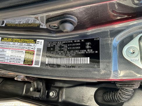 Used 2021 Toyota Highlander Platinum AWD/4WD image 17