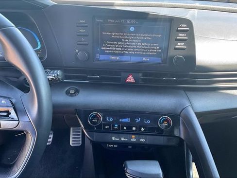 Used 2025 Hyundai Elantra Sport FWD image 29