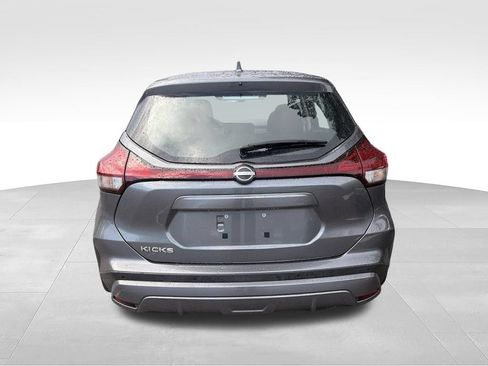 Used 2023 Nissan Kicks S FWD image 5
