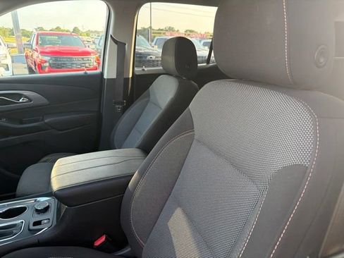 Used 2020 Chevrolet Traverse LS FWD image 8
