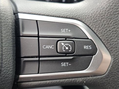 Used 2024 Jeep Compass Sport image 12