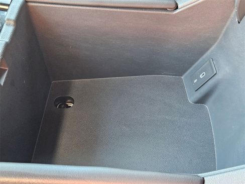 Used 2025 Volkswagen Atlas Cross Sport SE image 24