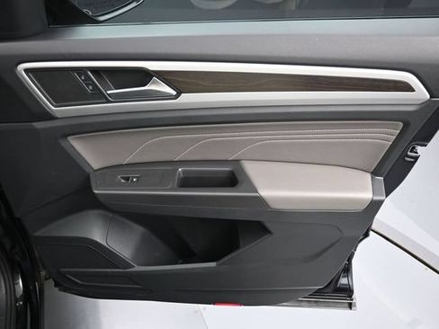 Used 2023 Volkswagen Atlas SE w/ Panoramic Sunroof Package FWD image 37