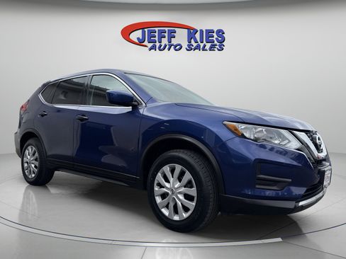 Used 2017 Nissan Rogue S image 3