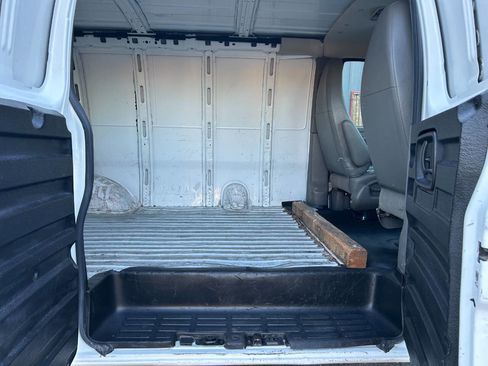 Used 2012 Chevrolet Express 1500 image 14