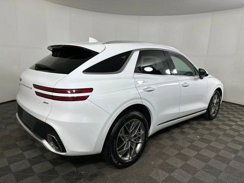 Used 2025 Genesis GV70 2.5T image 3