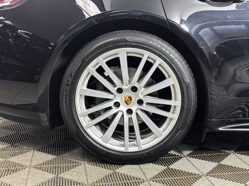 Used 2018 Porsche Panamera 4S image 44