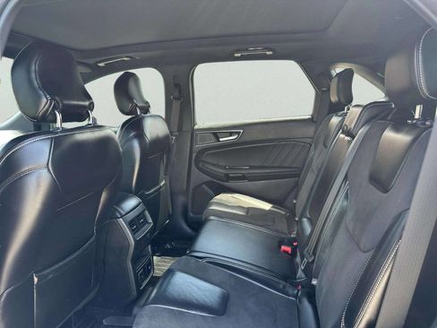 Used 2019 Ford Edge ST w/ Equipment Group 401A AWD/4WD image 13