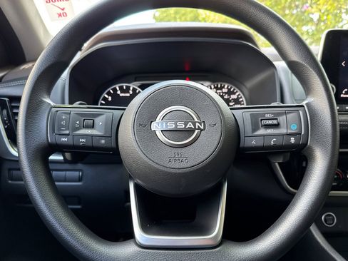 Certified 2022 Nissan Rogue SV image 26