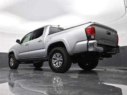 Used 2019 Toyota Tacoma SR5 w/ SR5 Appearance Package (SM) RWD image 23