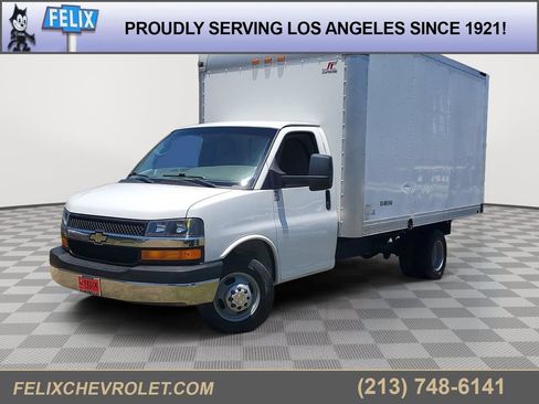 Used 2015 Chevrolet Express 3500 Extended w/ Chrome Appearance Package RWD image 1