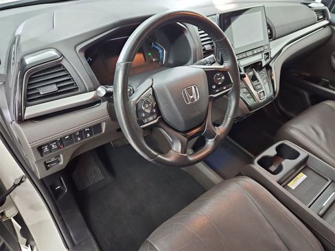 Used 2019 Honda Odyssey Elite image 2