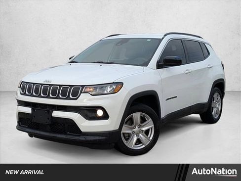 Used 2022 Jeep Compass Latitude image 1