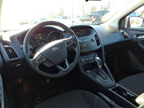 Used 2016 Ford Focus SE w/ SE Sport Package image 8