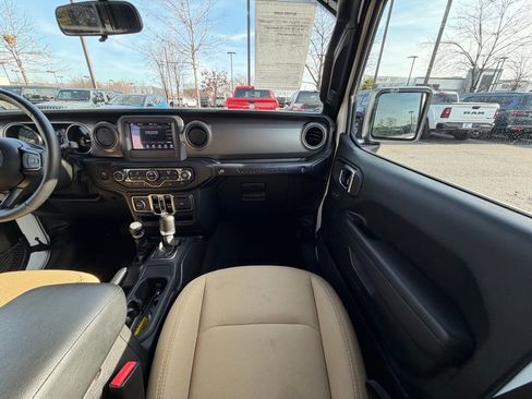 Used 2023 Jeep Wrangler Unlimited w/ Cold Weather Group image 21