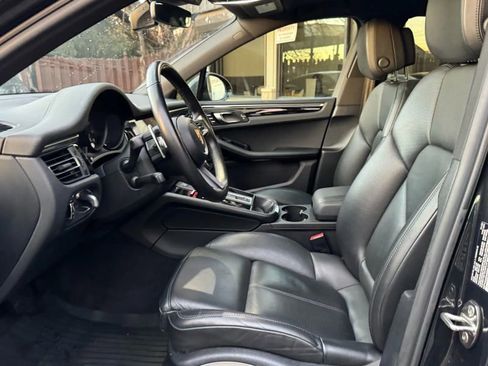 Used 2022 Porsche Macan image 10
