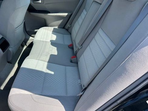 Used 2017 Toyota Camry LE FWD image 8