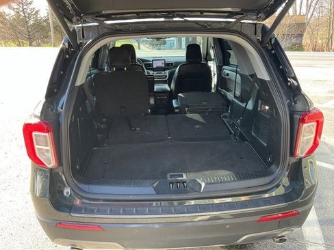 Certified 2022 Ford Explorer XLT w/ Equipment Group 202A AWD/4WD image 36