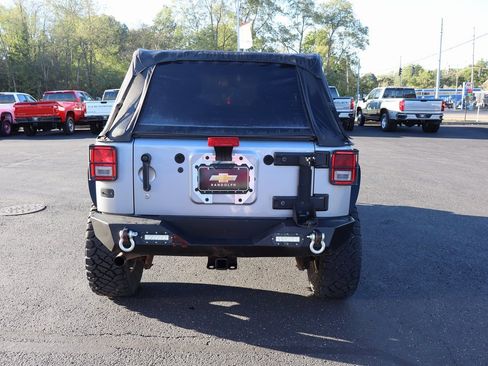 Used 2016 Jeep Wrangler Unlimited Sport image 28